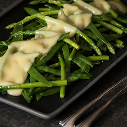 Asparagus and Mange Tout with Cheese Sauce