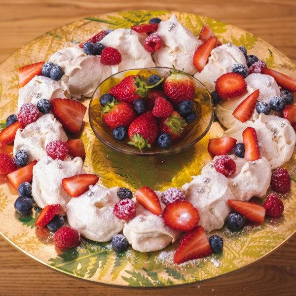 Meringue Wreath with Berries