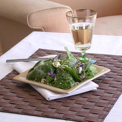 Spinach and Blue Cheese Salad with Sesame Seeds