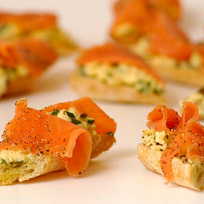 Scrambled Egg and Smoked Salmon Bites