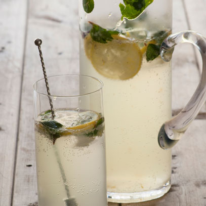 Sparkling Lemonade Cocktail