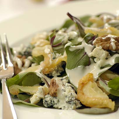 Spinach Salad with Blue Cheese, Pears and Walnuts