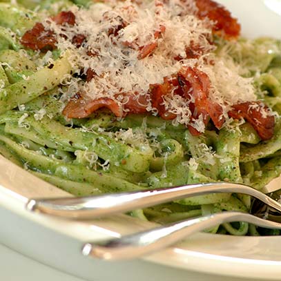 Tagliatelle with Creamy Spinach Sauce