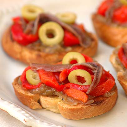 Tapa with Roasted Pepper, Onion and Anchovy