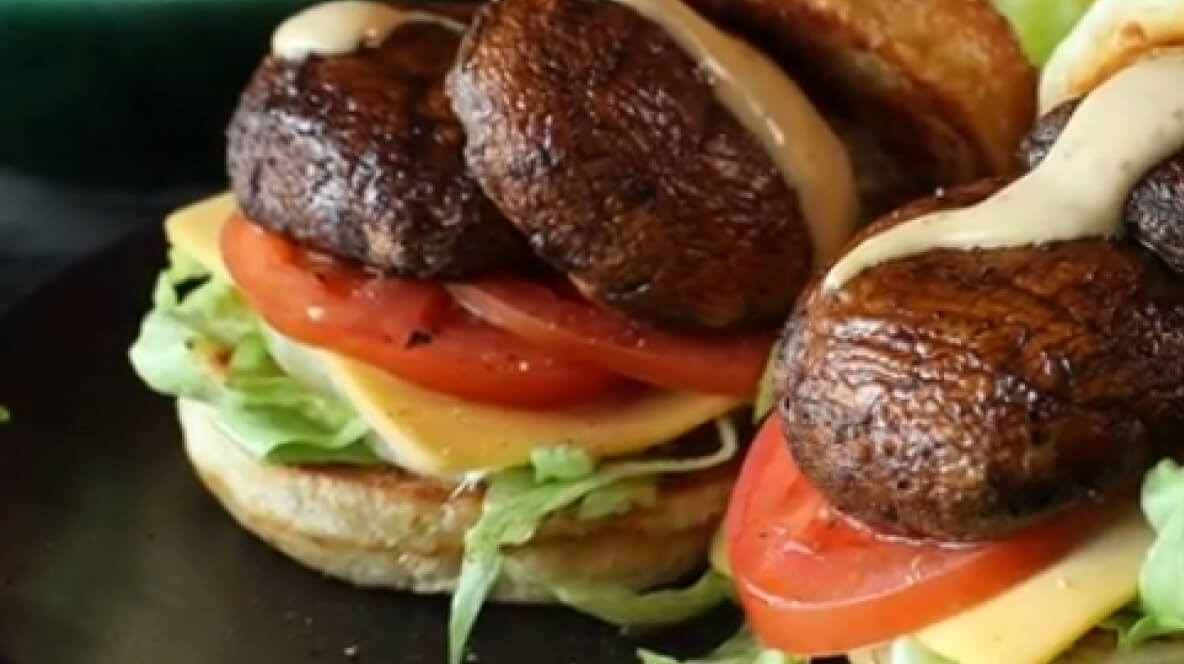 Video thumbnail for Steakhouse Pepper Mushroom recipe